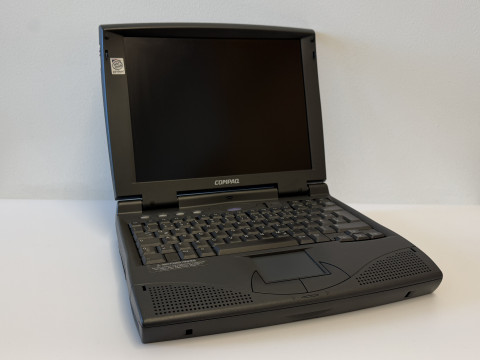 I00328_Compaq_Armada_1570D