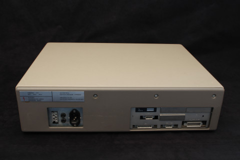 I00030_Robotron_1715_Desktop_Rueckseite