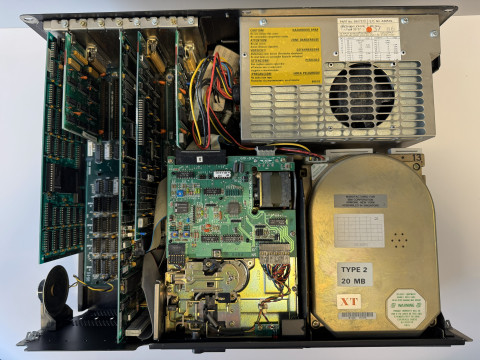 I00031_IBM_PC-XT_5160_innen