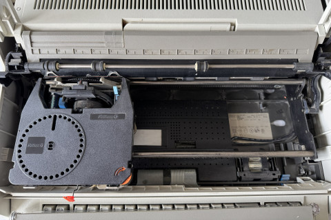 I00332_IBM_6787_Schreibmaschine_innen
